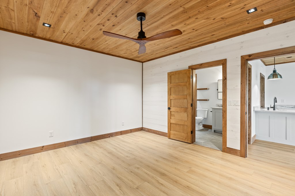 Lot 20 Blue Ridge Escape