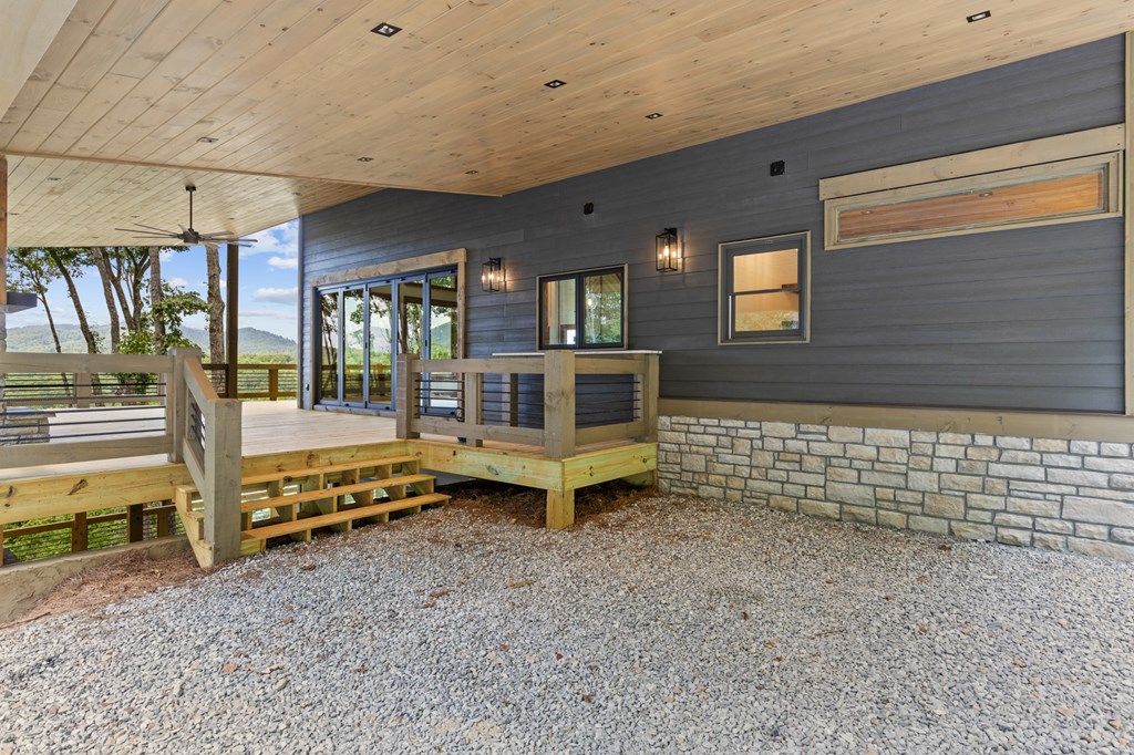 Lot 20 Blue Ridge Escape