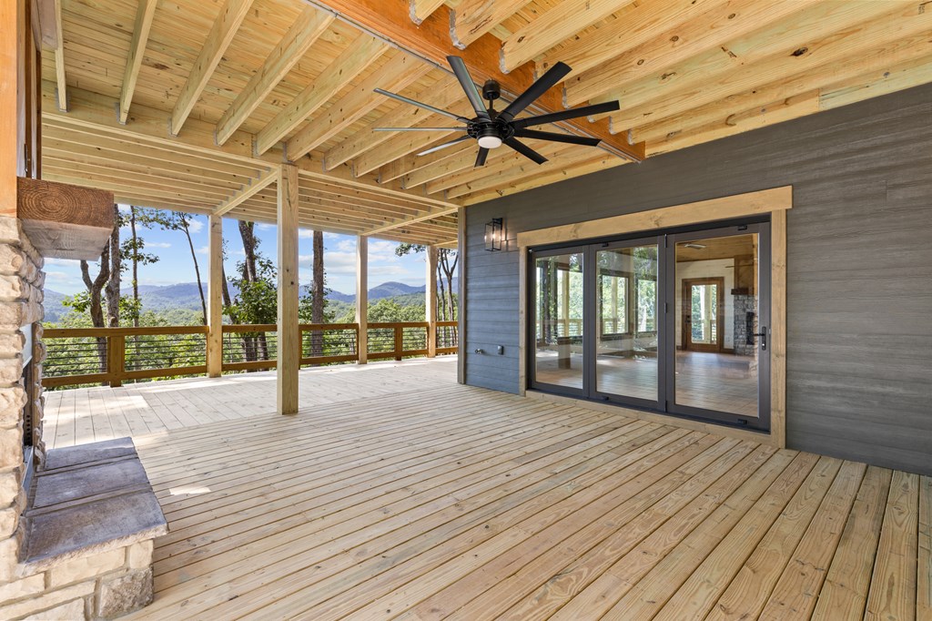 Lot 20 Blue Ridge Escape