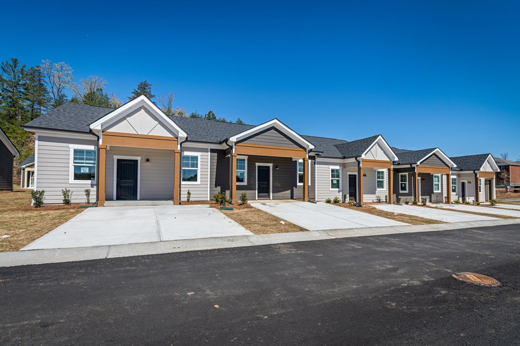Unit 32 Grove Loop, Blue Ridge