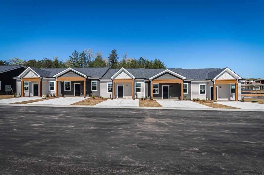 Unit 32 Grove Loop, Blue Ridge