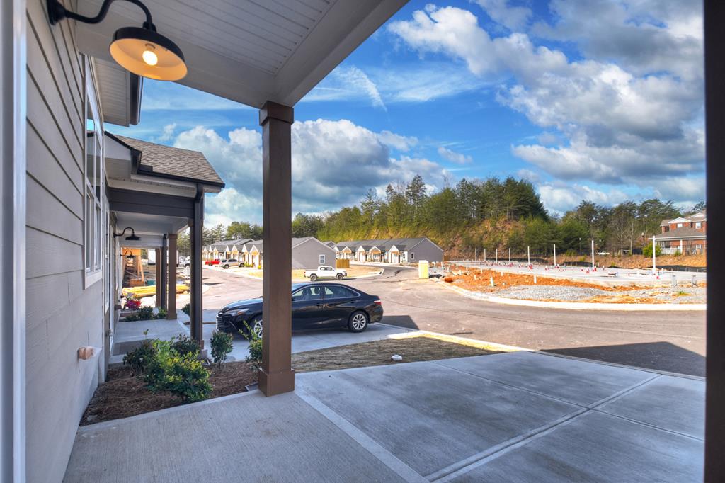 Unit 17 Grove Loop, Blue Ridge