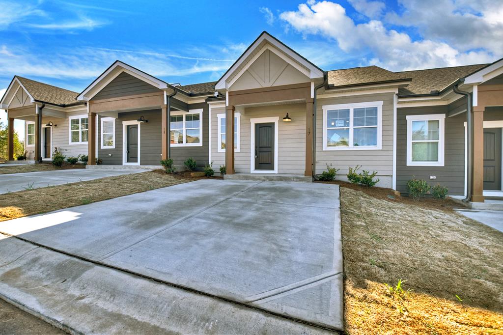 Unit 17 Grove Loop, Blue Ridge