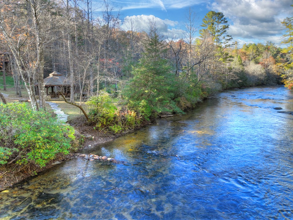 505 River Ridge Road