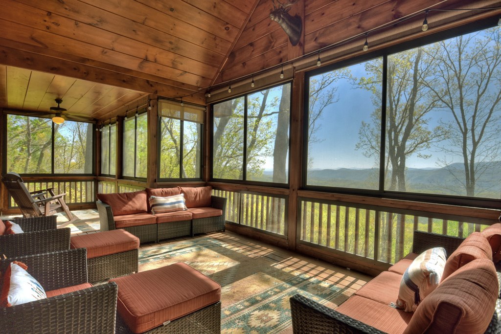 783 Moreland Drive N