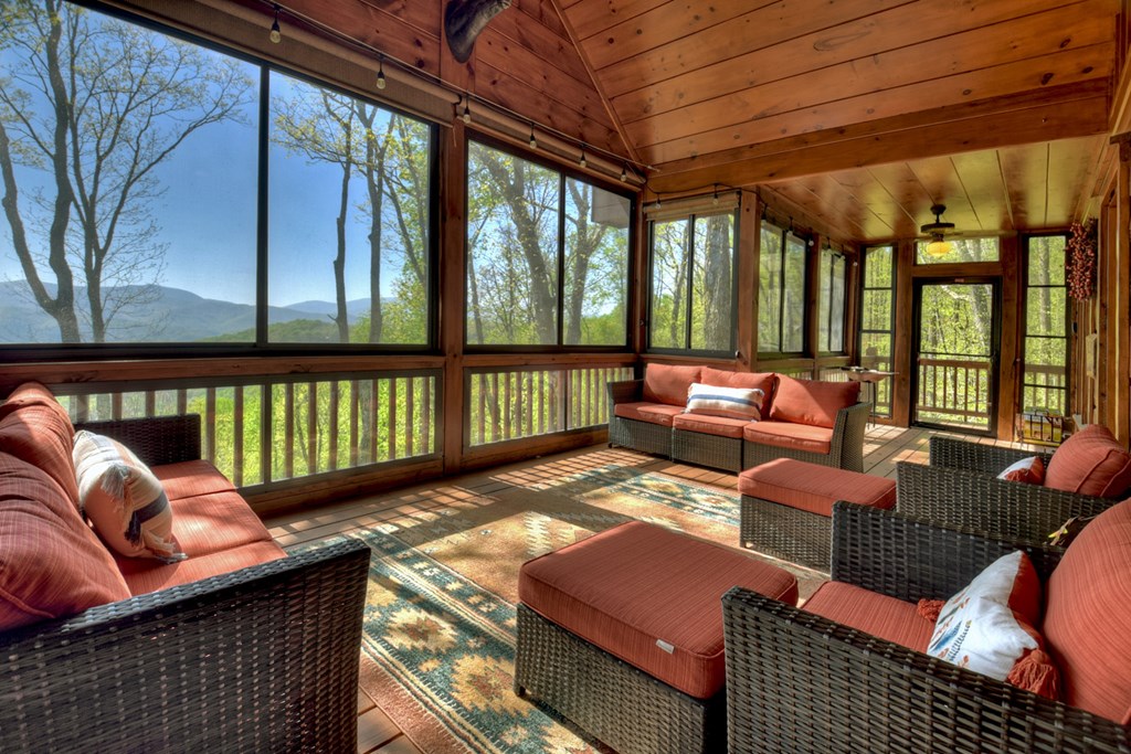 783 Moreland Drive N