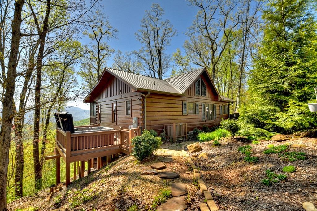 783 Moreland Drive N