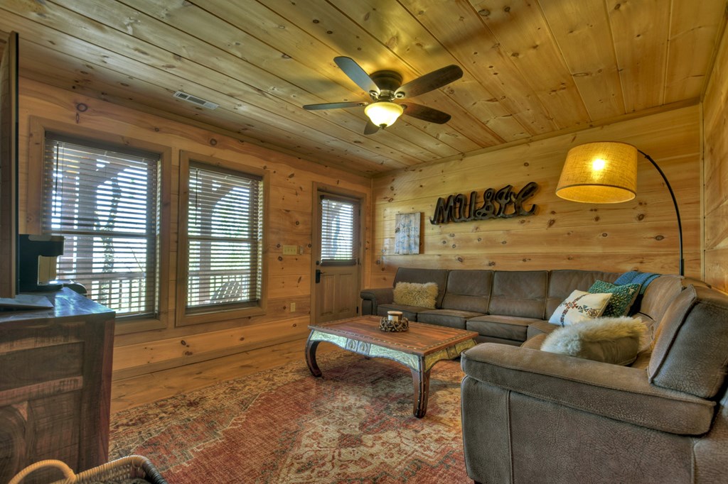 783 Moreland Drive N