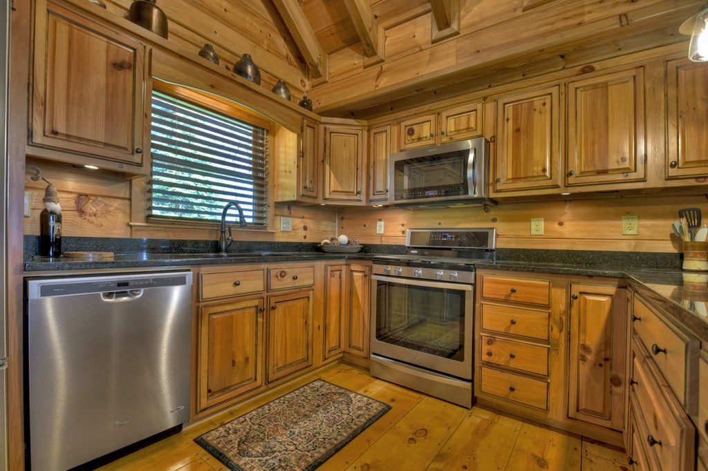 783 Moreland Drive N