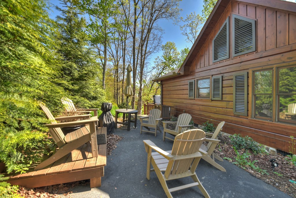 783 Moreland Drive N