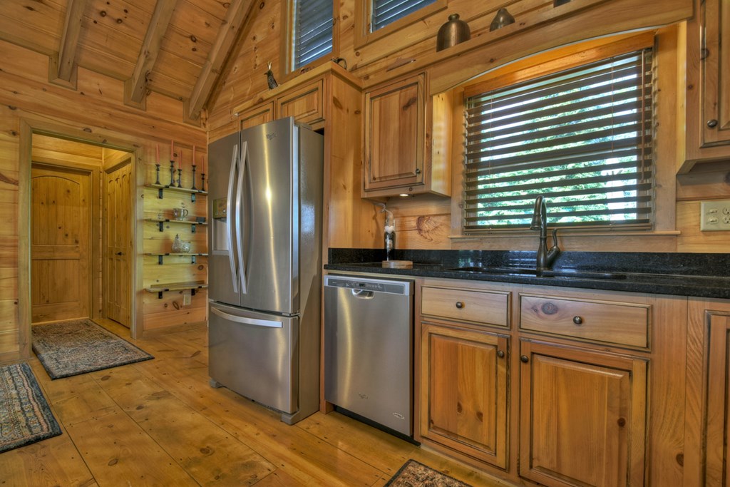 783 Moreland Drive N