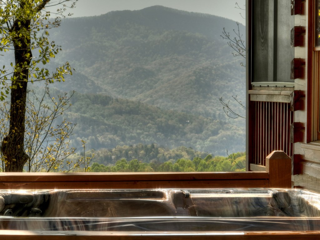 783 Moreland Drive N