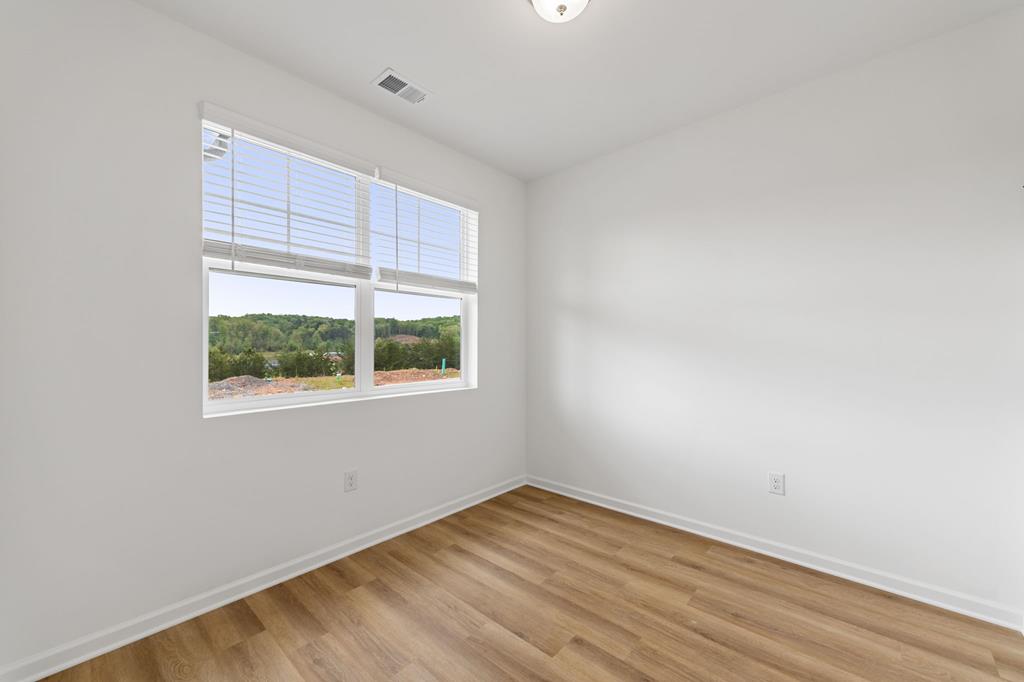 25 Grove Loop