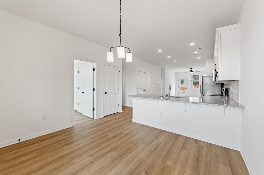 25 Grove Loop