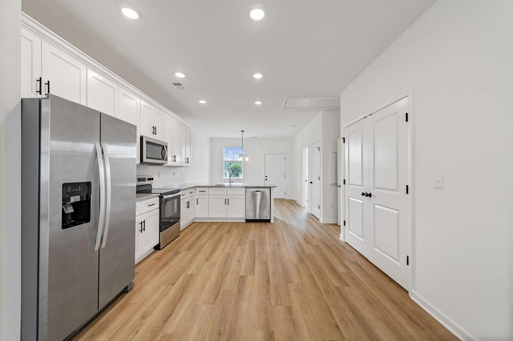 25 Grove Loop