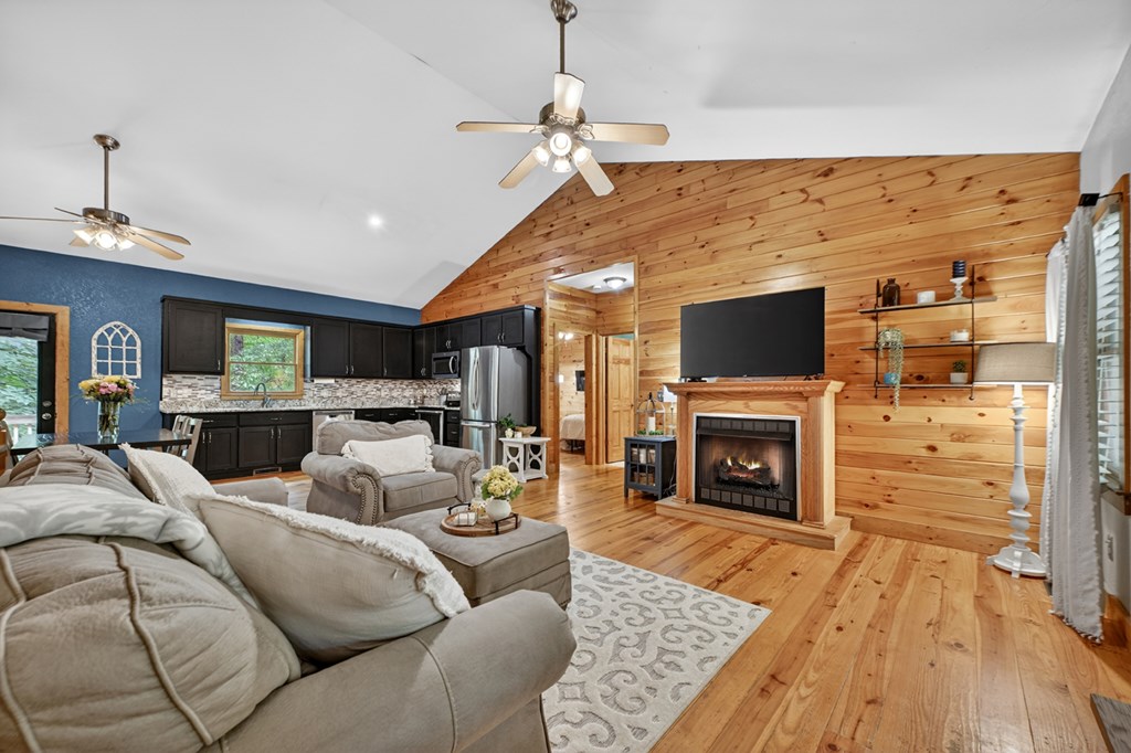 161 Foxhound Court
