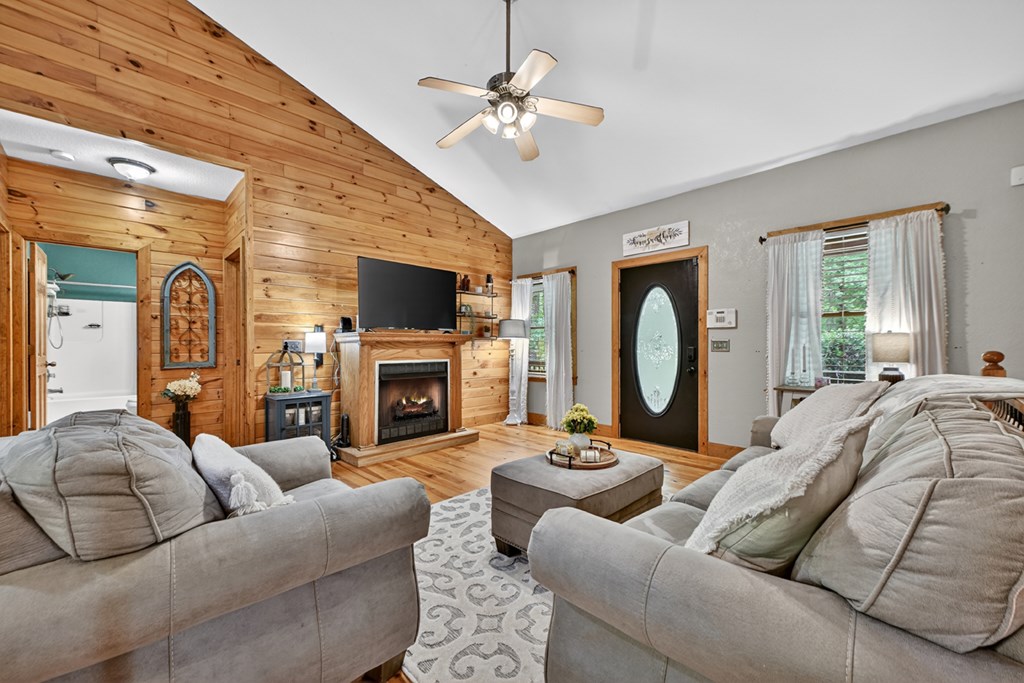 161 Foxhound Court