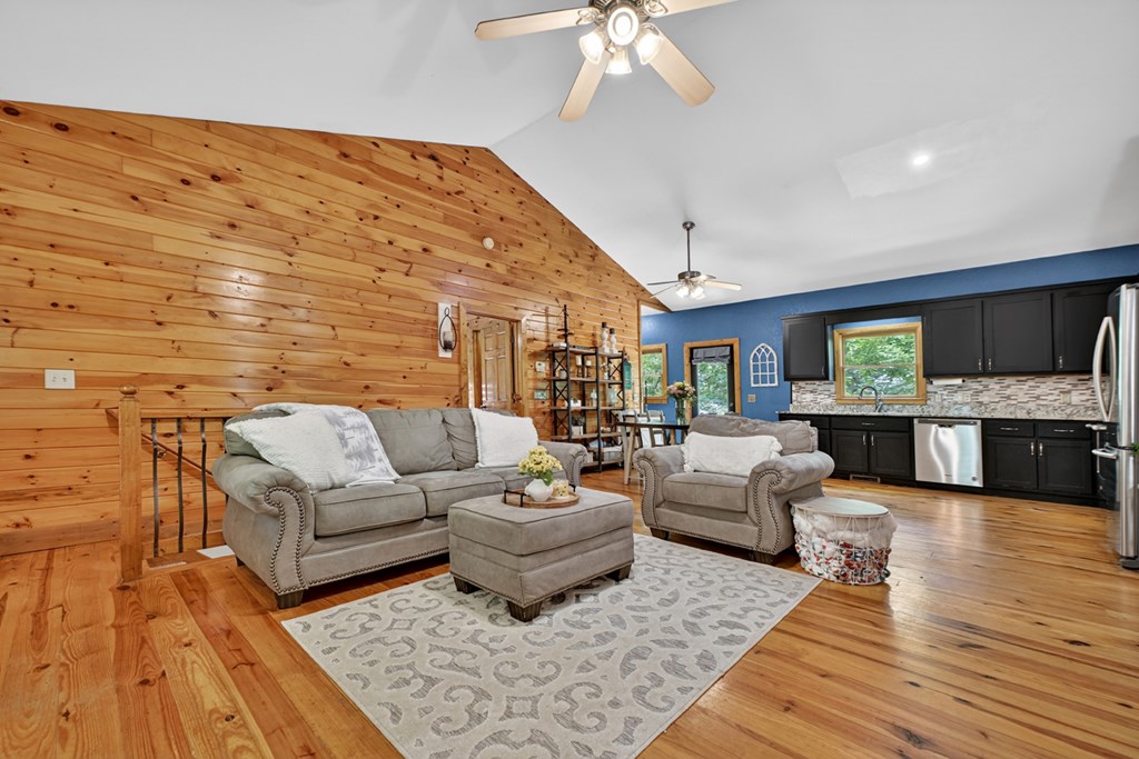 161 Foxhound Court