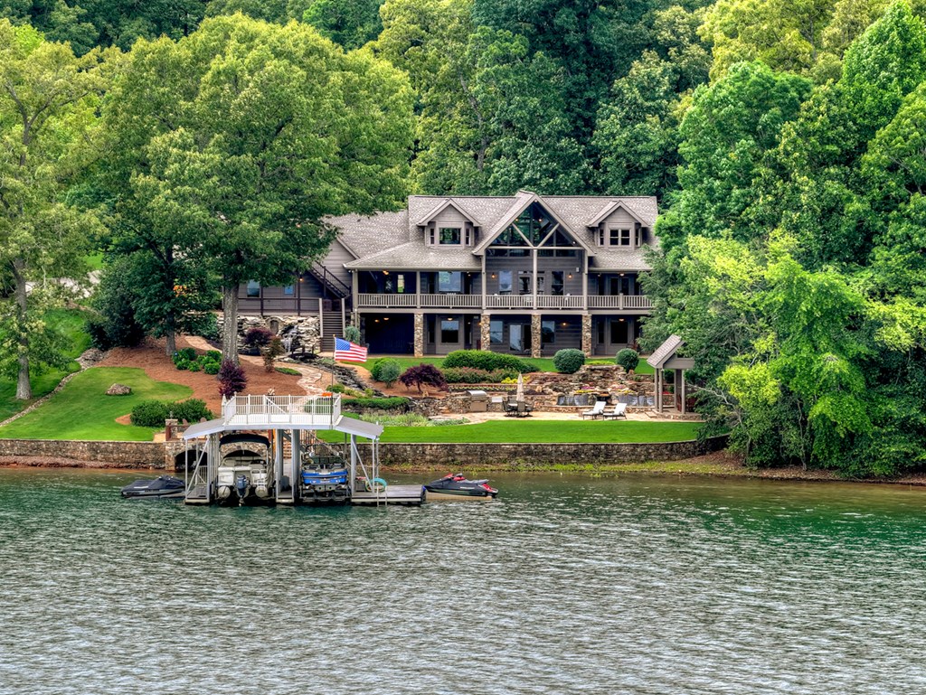671 Adra Road
