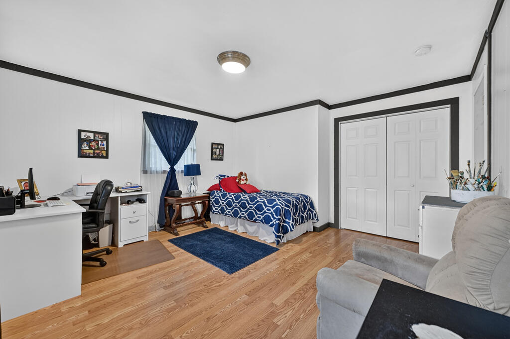 35 E Thomas Road