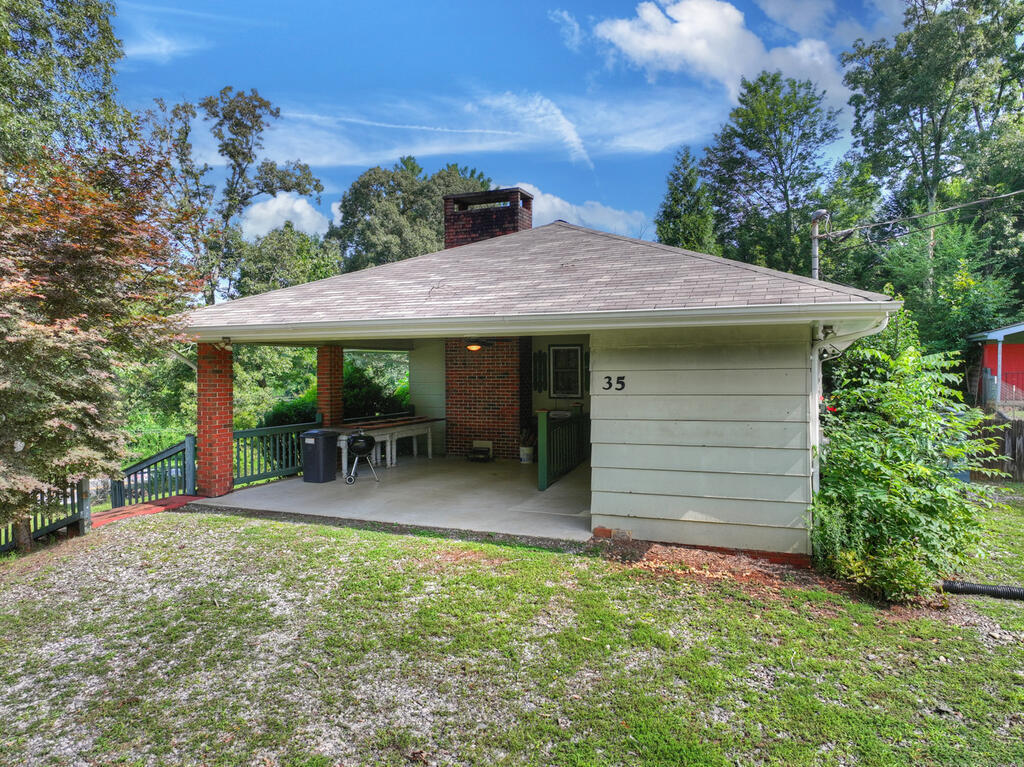 35 E Thomas Road