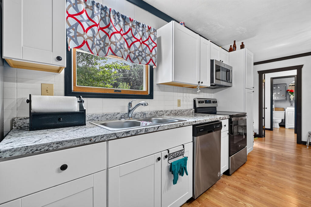 35 E Thomas Road