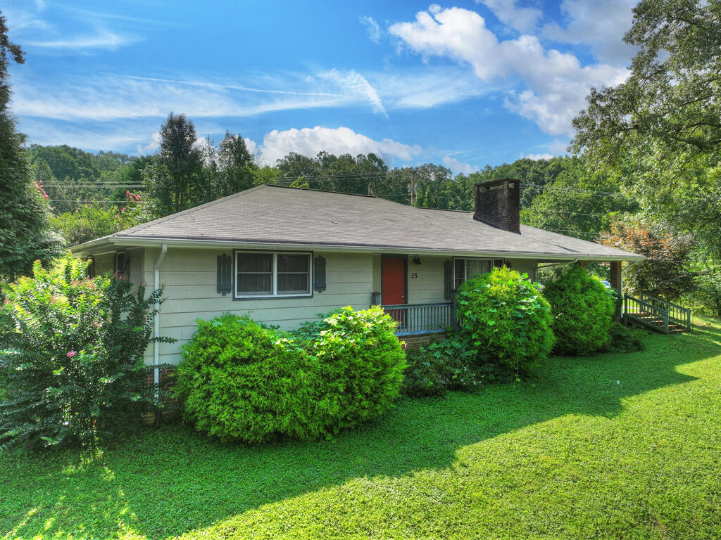 35 E Thomas Road