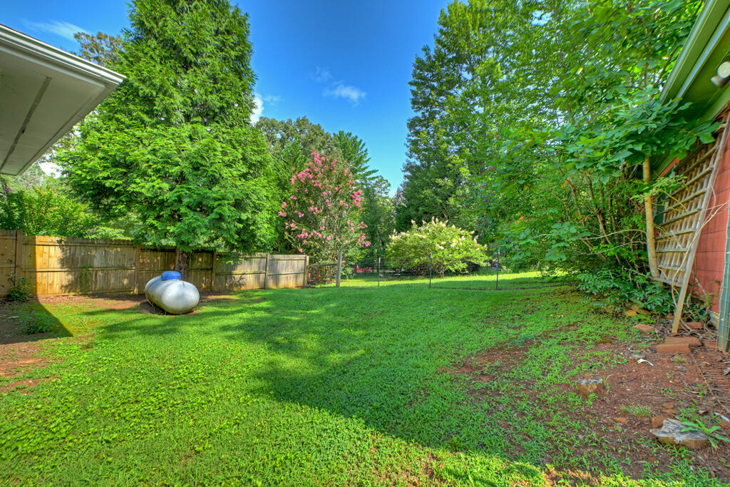 35 E Thomas Road