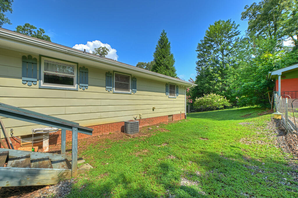 35 E Thomas Road