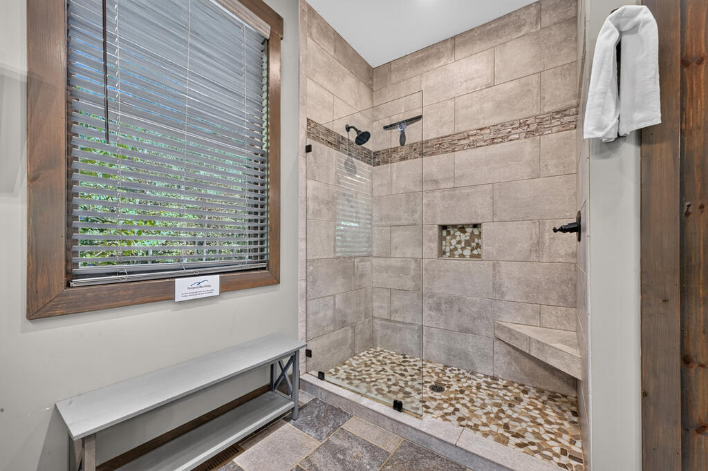 199 Hiawatha Trail N