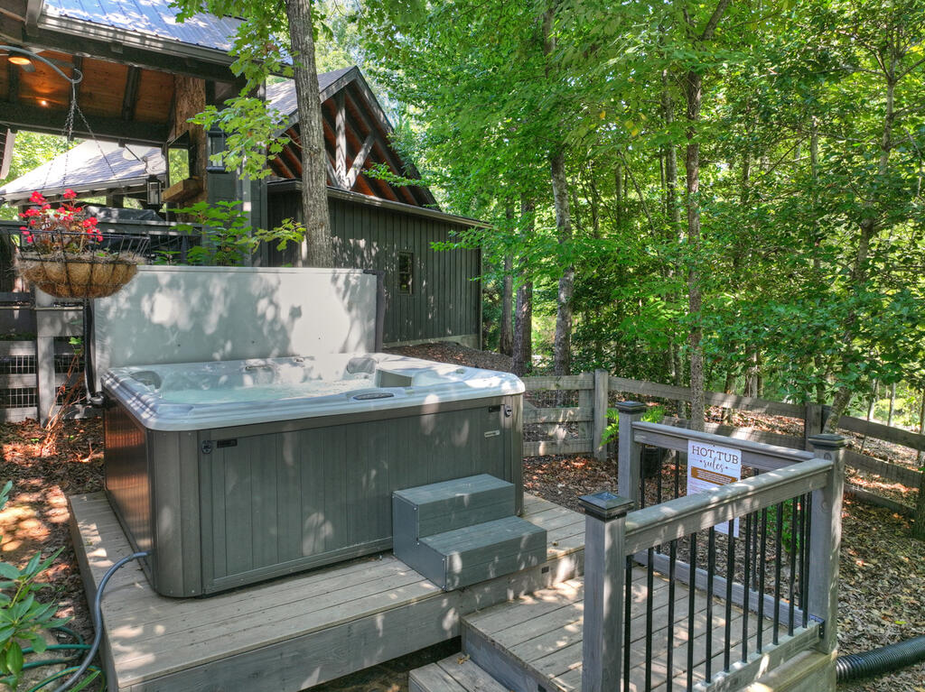 199 Hiawatha Trail N