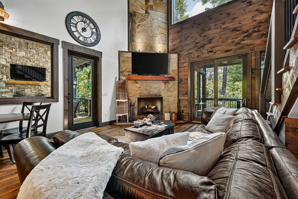 199 Hiawatha Trail N