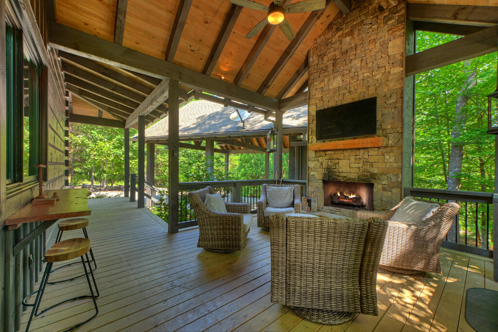 199 Hiawatha Trail N