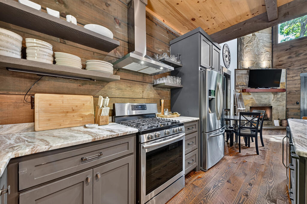 199 Hiawatha Trail N