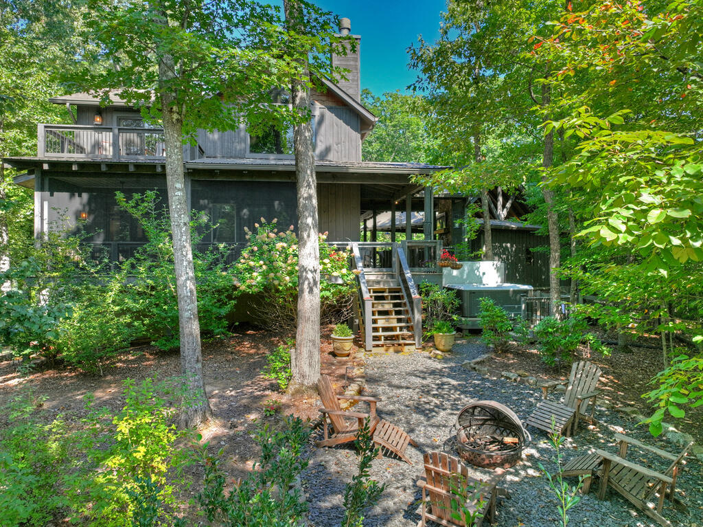 199 Hiawatha Trail N