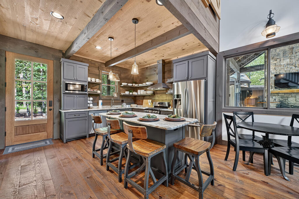 199 Hiawatha Trail N