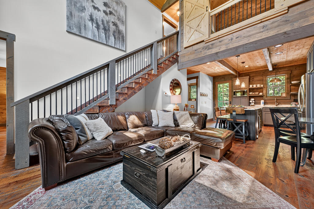 199 Hiawatha Trail N