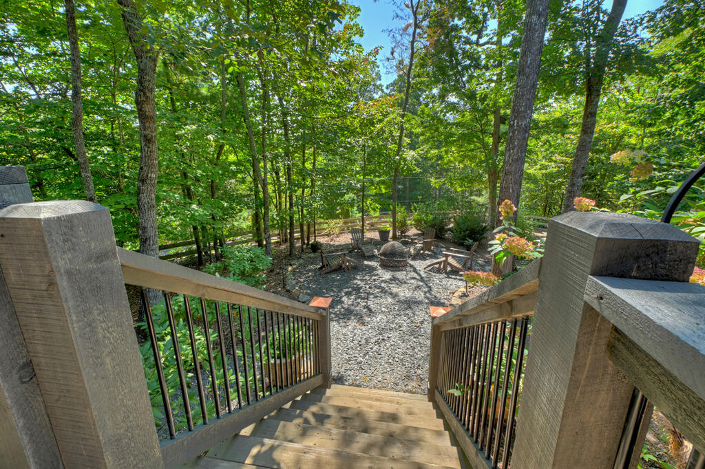 199 Hiawatha Trail N