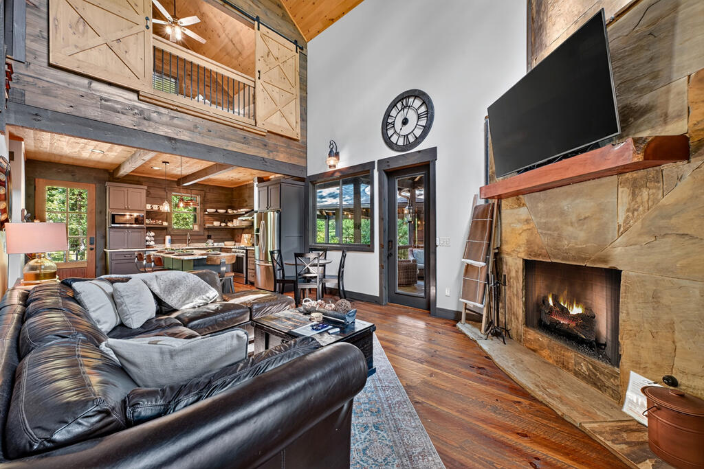 199 Hiawatha Trail N