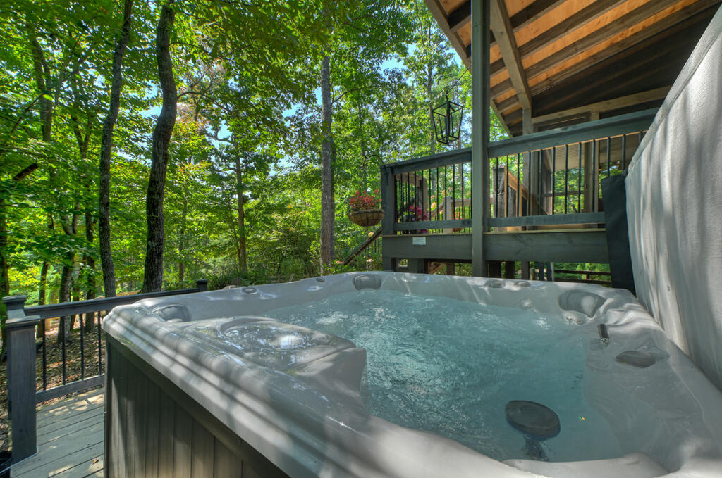 199 Hiawatha Trail N