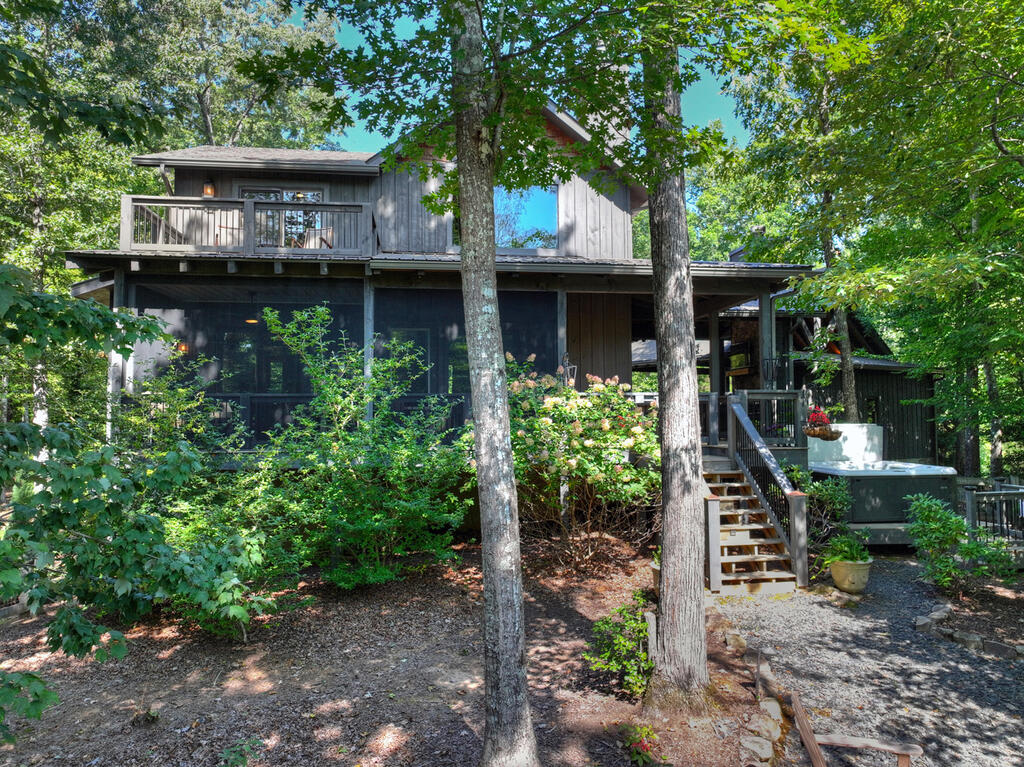 199 Hiawatha Trail N