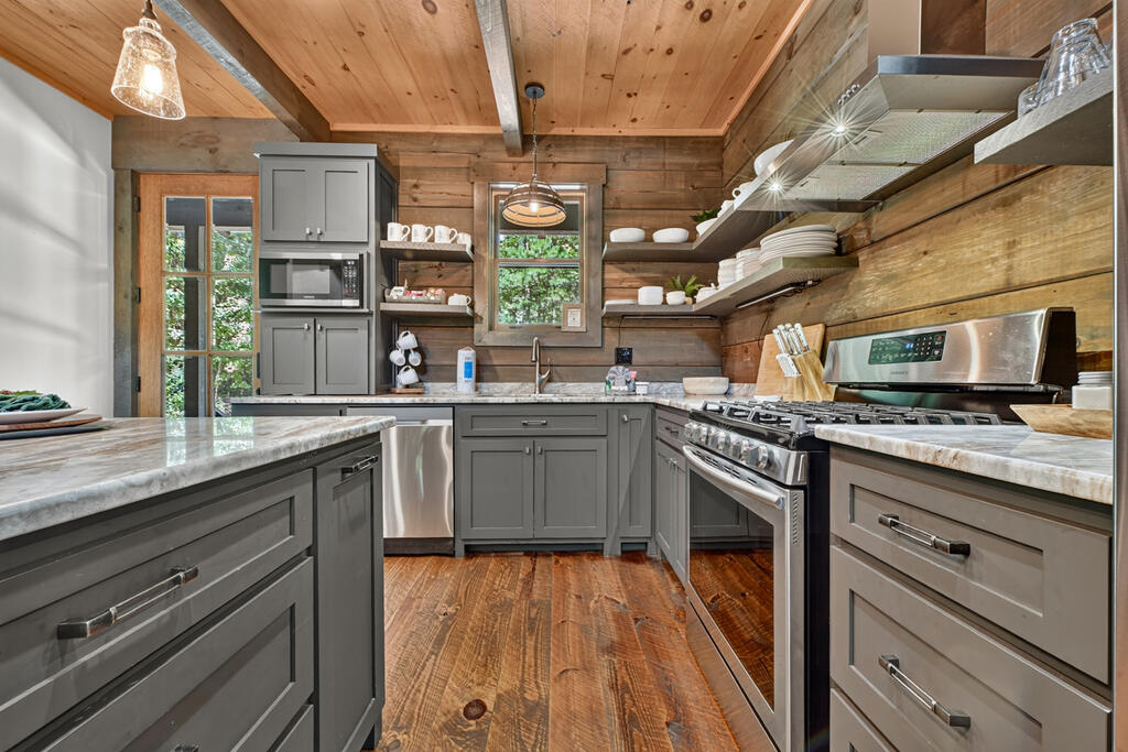 199 Hiawatha Trail N