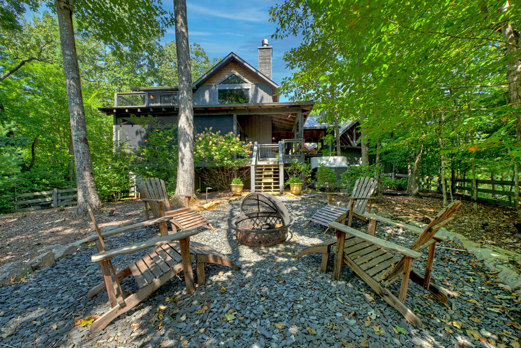 199 Hiawatha Trail N