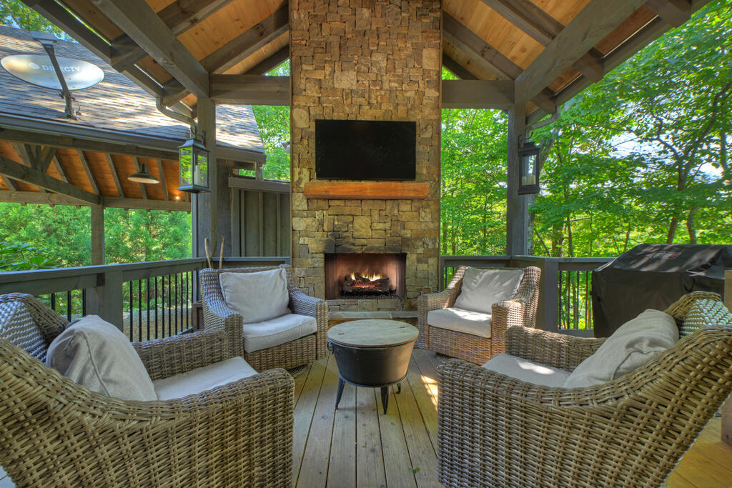 199 Hiawatha Trail N
