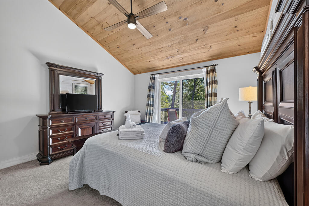 199 Hiawatha Trail N