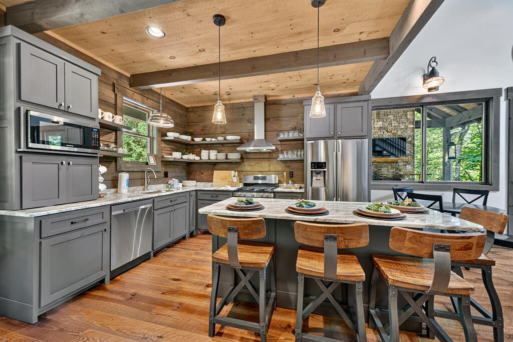 199 Hiawatha Trail N