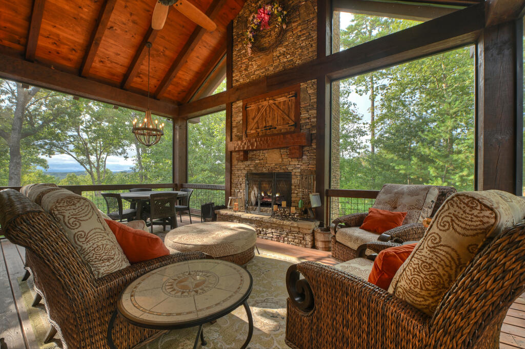 955 Old Toccoa Loop