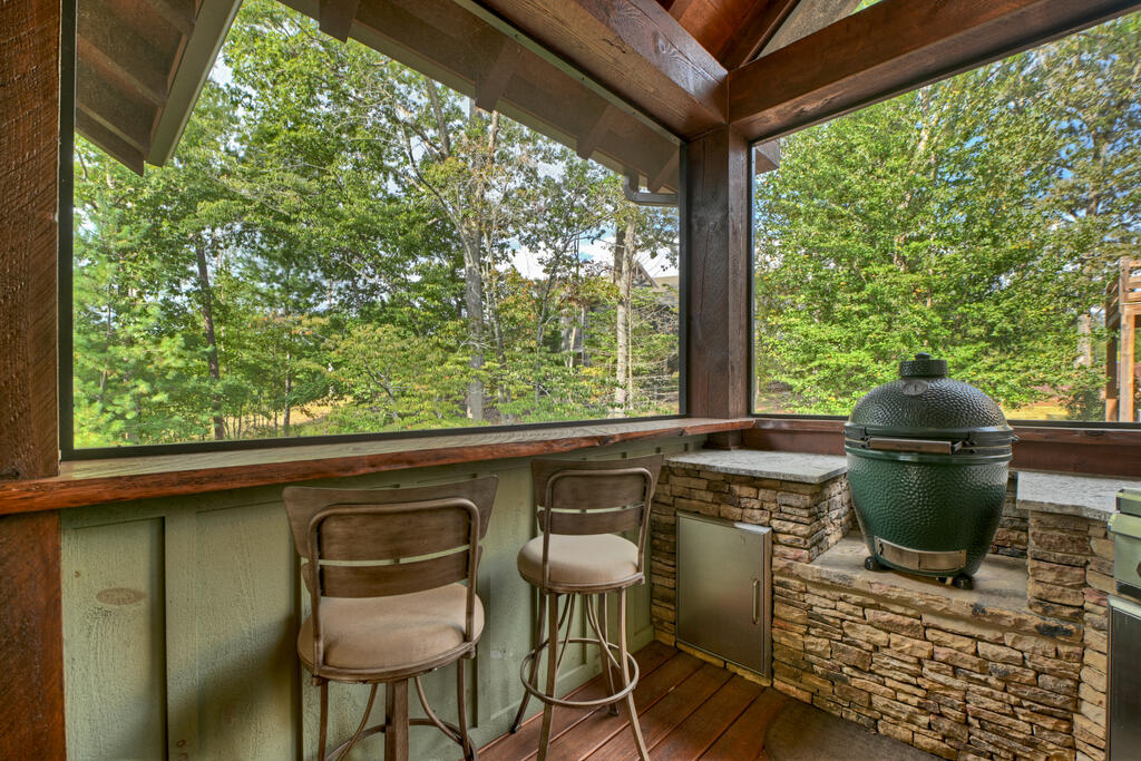 955 Old Toccoa Loop