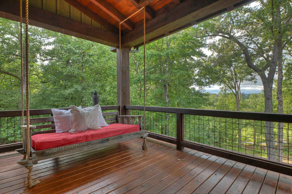 955 Old Toccoa Loop