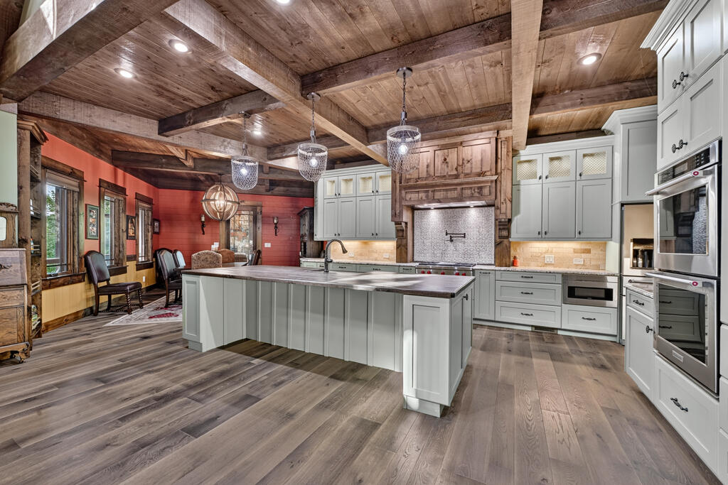955 Old Toccoa Loop